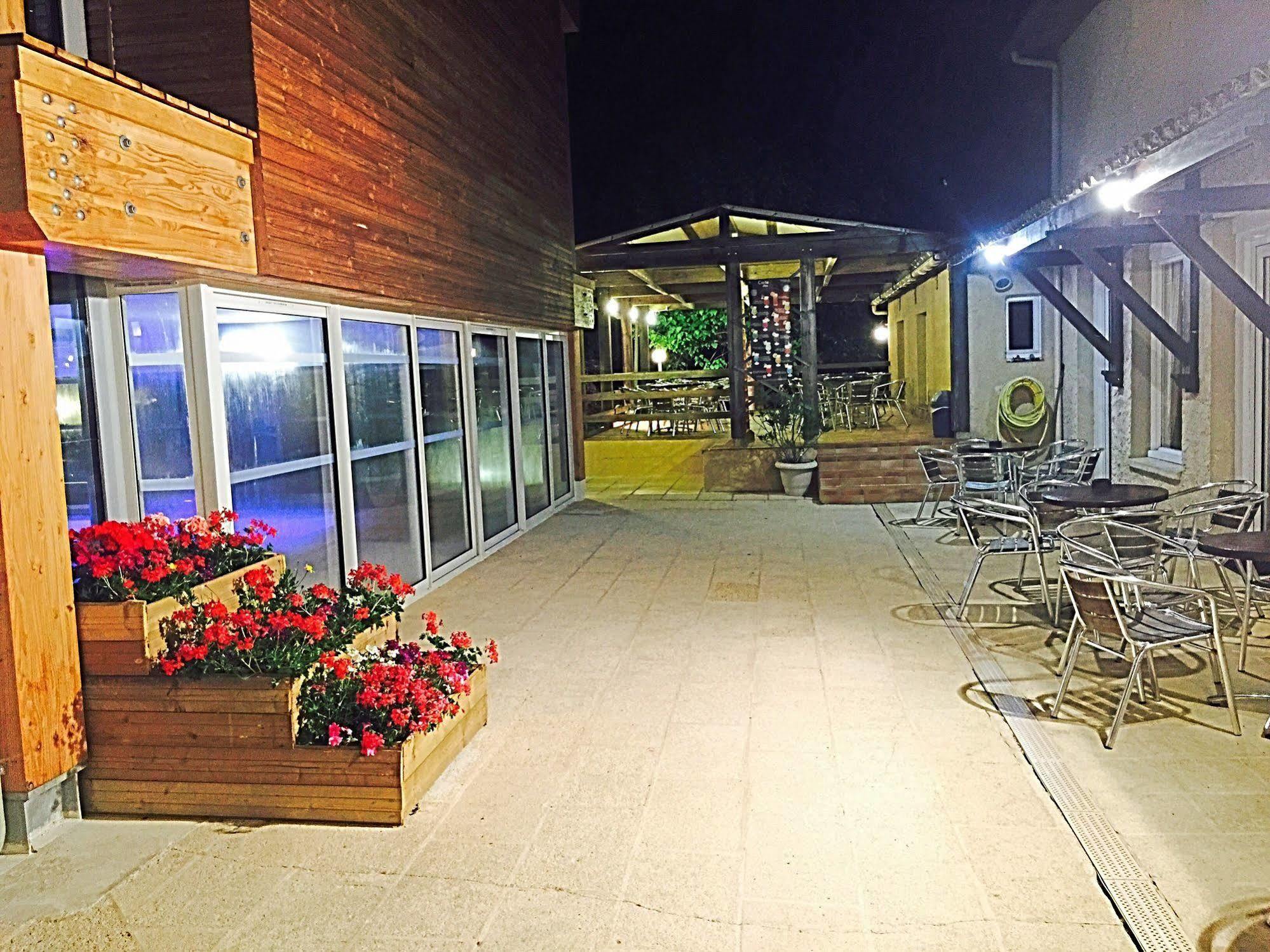 Auberge De La Petite Reine Siorac-en-Périgord Exterior foto